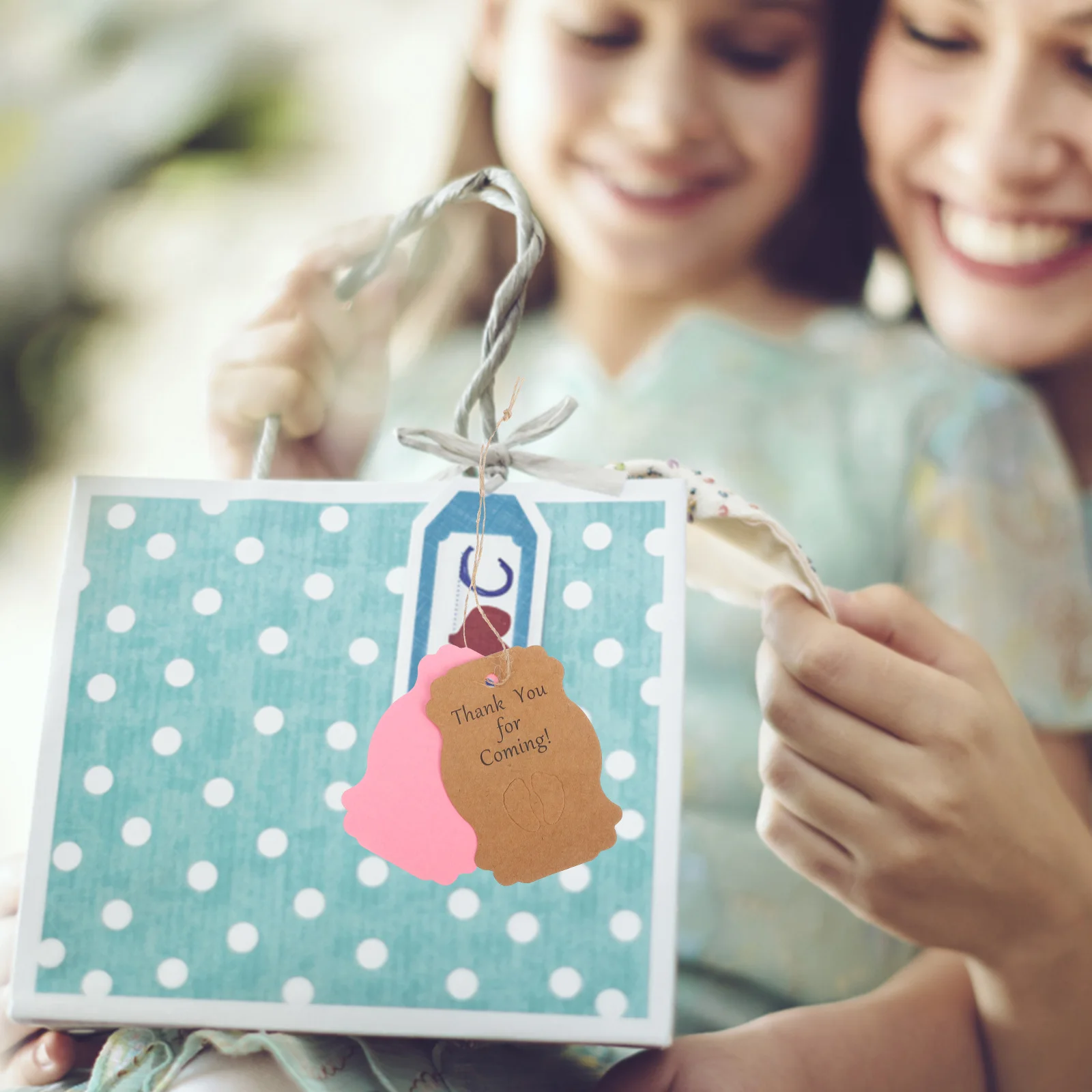 100 szt. Etykietek z podziękowaniami, zawieszek z jutowym sznurkiem na baby shower, upominki na wieczór panieński, dekoracje, papier kraft