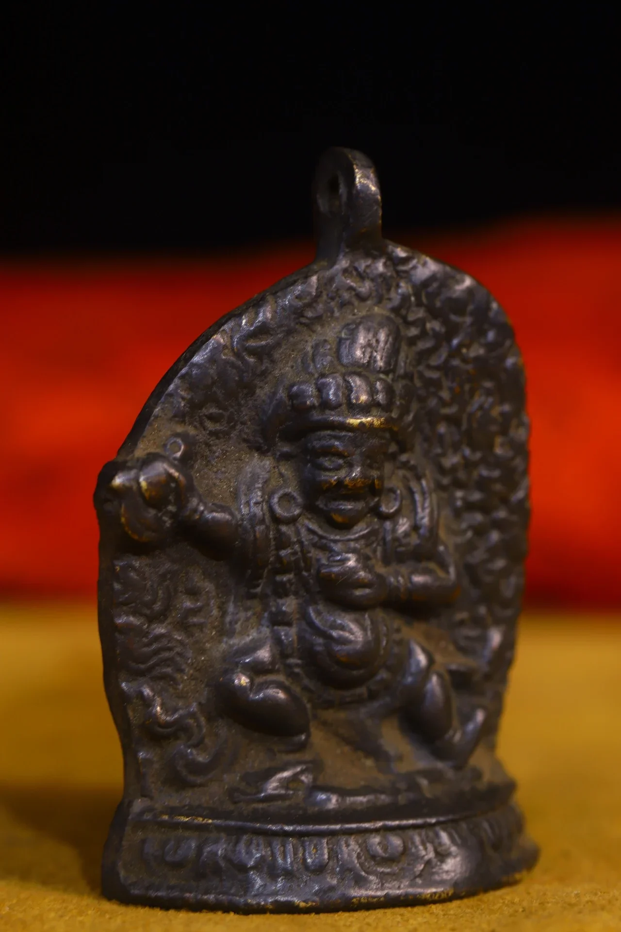 

2"Tibetan Temple Collection Old Bronze Cinnabar Vajrapani Bodhisattva Buddha Card Six Word Proverbs Pendant Amulet Exorcism