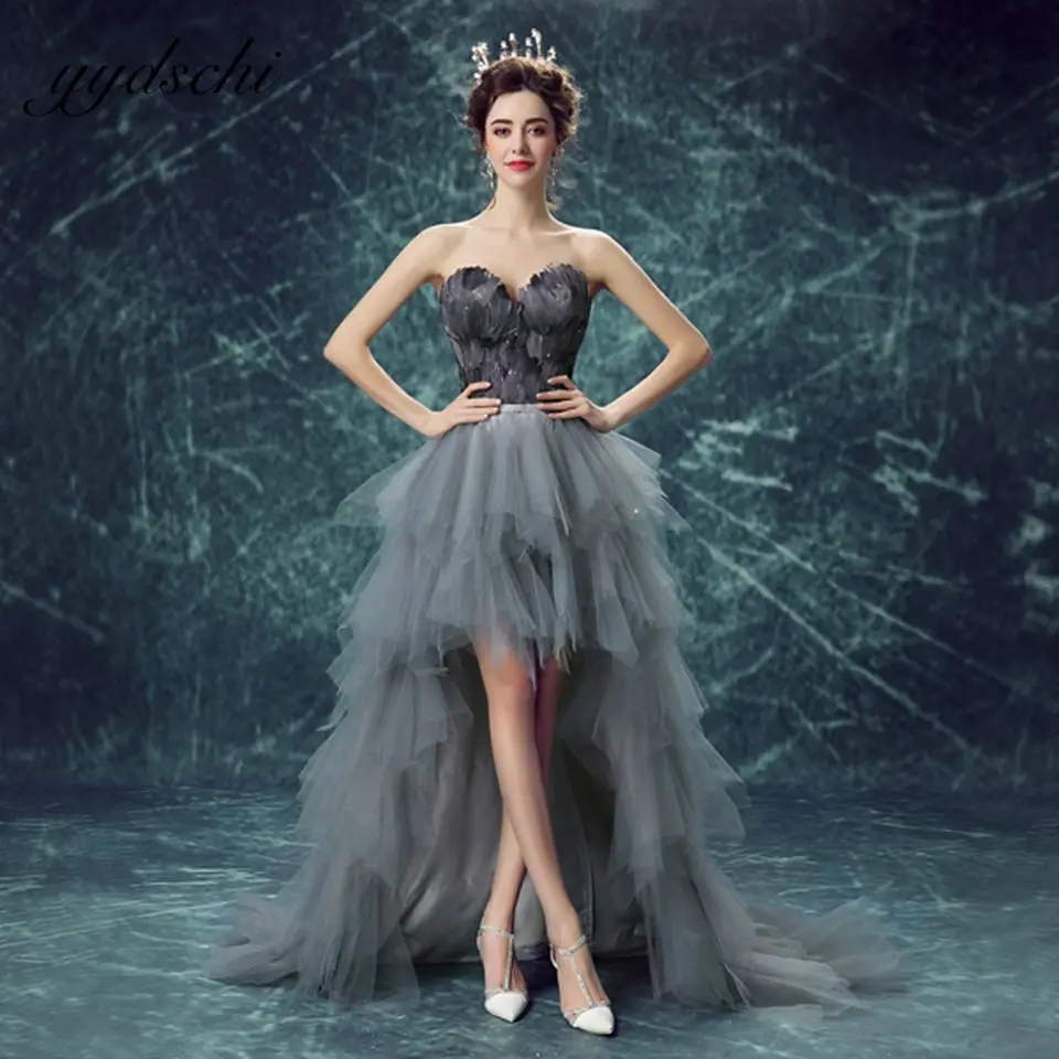 

2022 Off The Shoulder High Low Ball Gown Sweetheart Tulle Feathers Evening Dress Gray Elegant Lace Up Crystals Prom Dresses