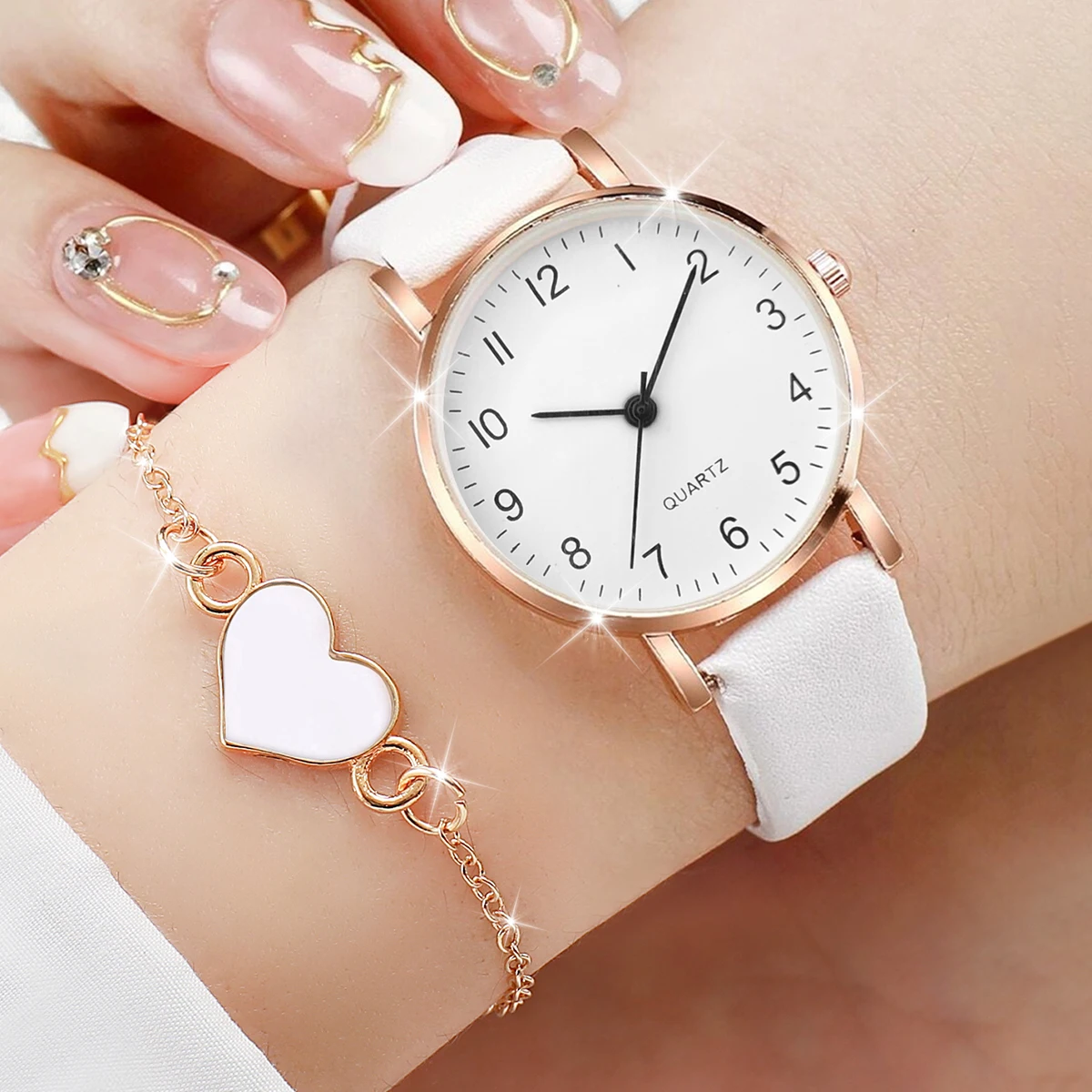 4PCS/Set Fashion Small Arabic Dial Women\'s Quartz Watch Leather Band Wrist Watches Heart Bracelets Set(Without Box)