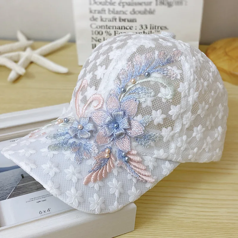 Berretto da Baseball estivo per donna fiori ricamati in rete traspirante cappello con lingua d\'anatra protezione solare cappello parasole berretto a