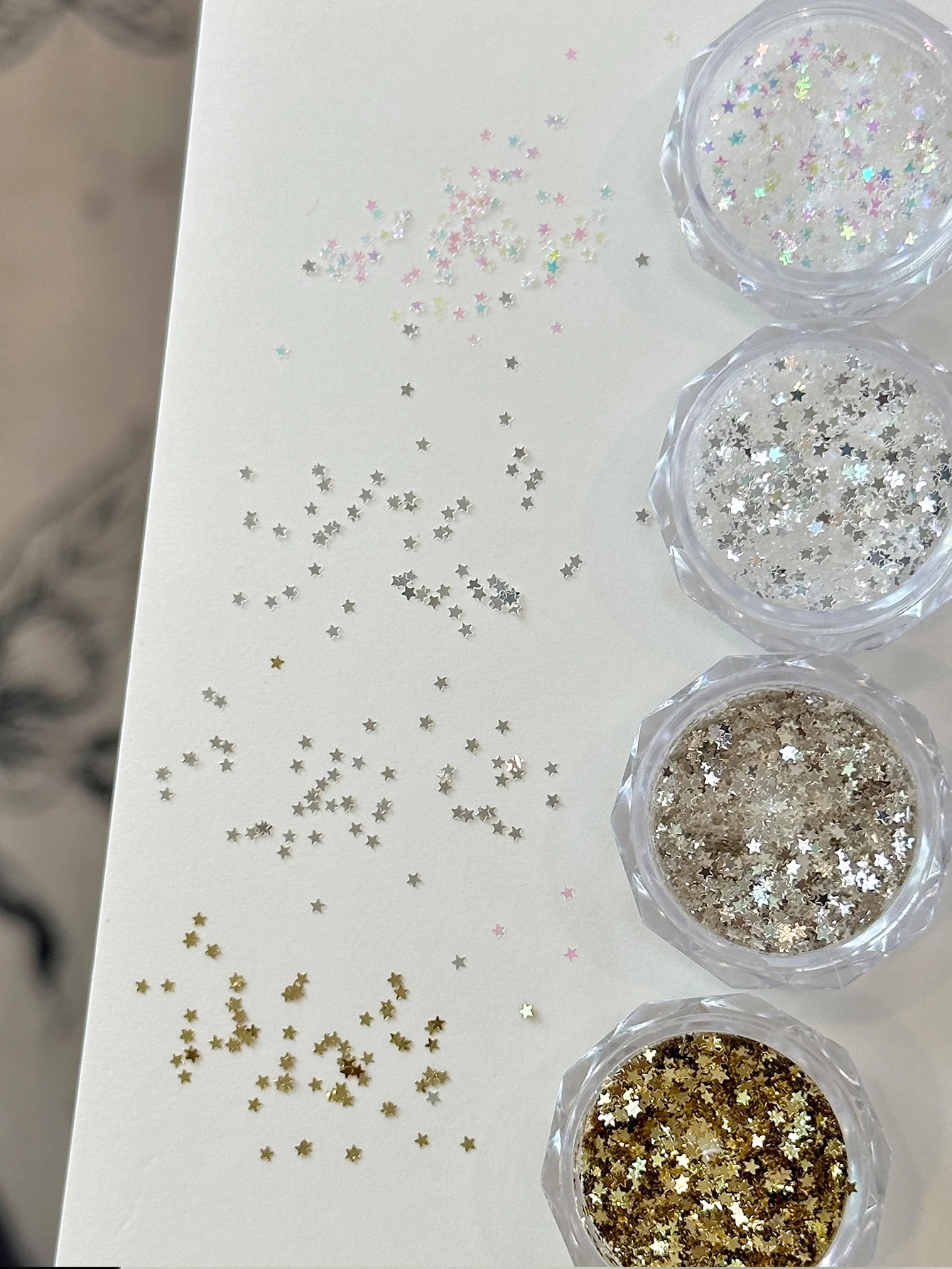 ชุดอุปกรณ์ตกแต่งเล็บ 4 ชิ้น สีทอง เงิน และชมพู รูปดาวเล็กๆ ประกายวิ้ง สำหรับงาน DIY ตกแต่งเล็บ สร้างสรรค์งานศิลปะบนเล็บ