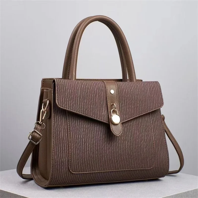 

Ladies Messenger Bag In High-Quality Leather - Elegant Crossbody And Shoulder Bag For Stylish Women