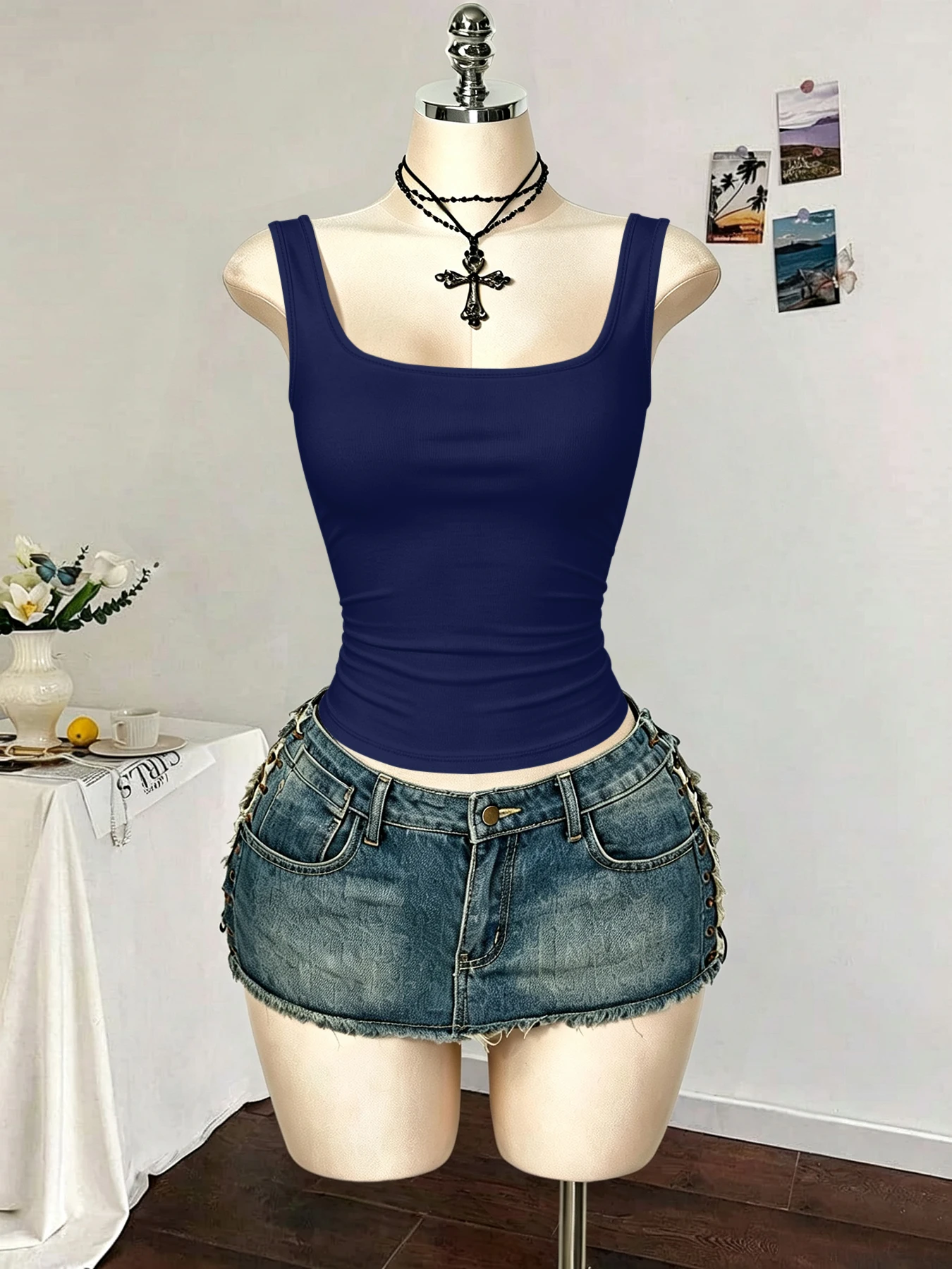 Damen-Tanktop mit eckigem Ausschnitt, breiten Trägern, gerippt, ärmellos, eng anliegend, schmal geschnitten, lässiges Cami-Top – Detail 22