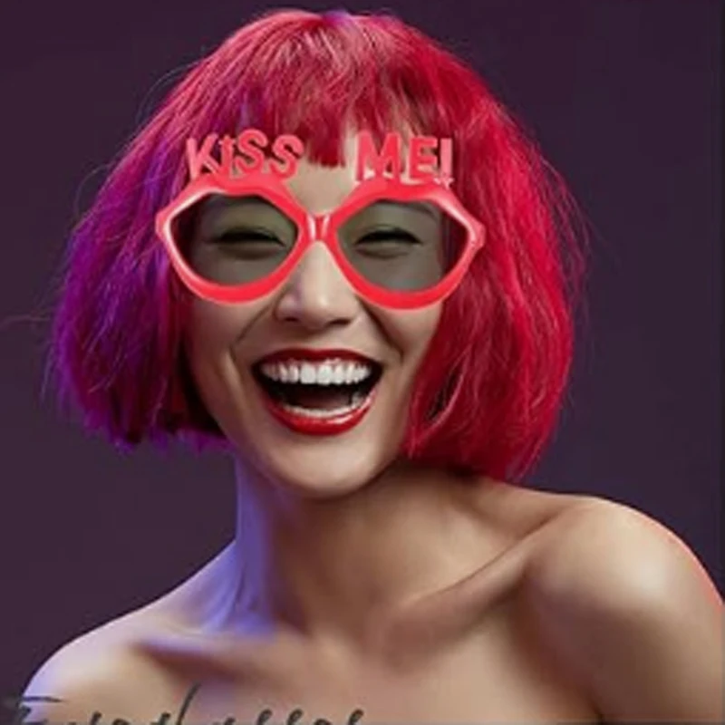 Kiss Me Leuchtende Brille für die zukünftige Braut, leuchtende rote Lippen-Sonnenbrille für Mädchen und Frauen, Y2K-Accessoires, Nachtclub-Requisiten – Detail 1