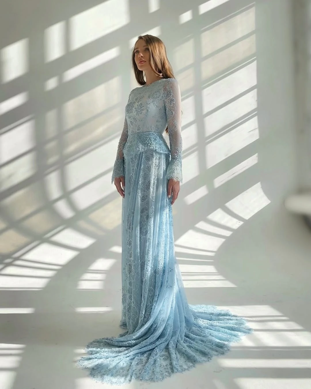 

ROSEINTHEBOX Lace-cover Evening Gown Laces Appqulies Bodice with Beadedings Gems Long Sleeve Engagement Gowns Maxi Customized