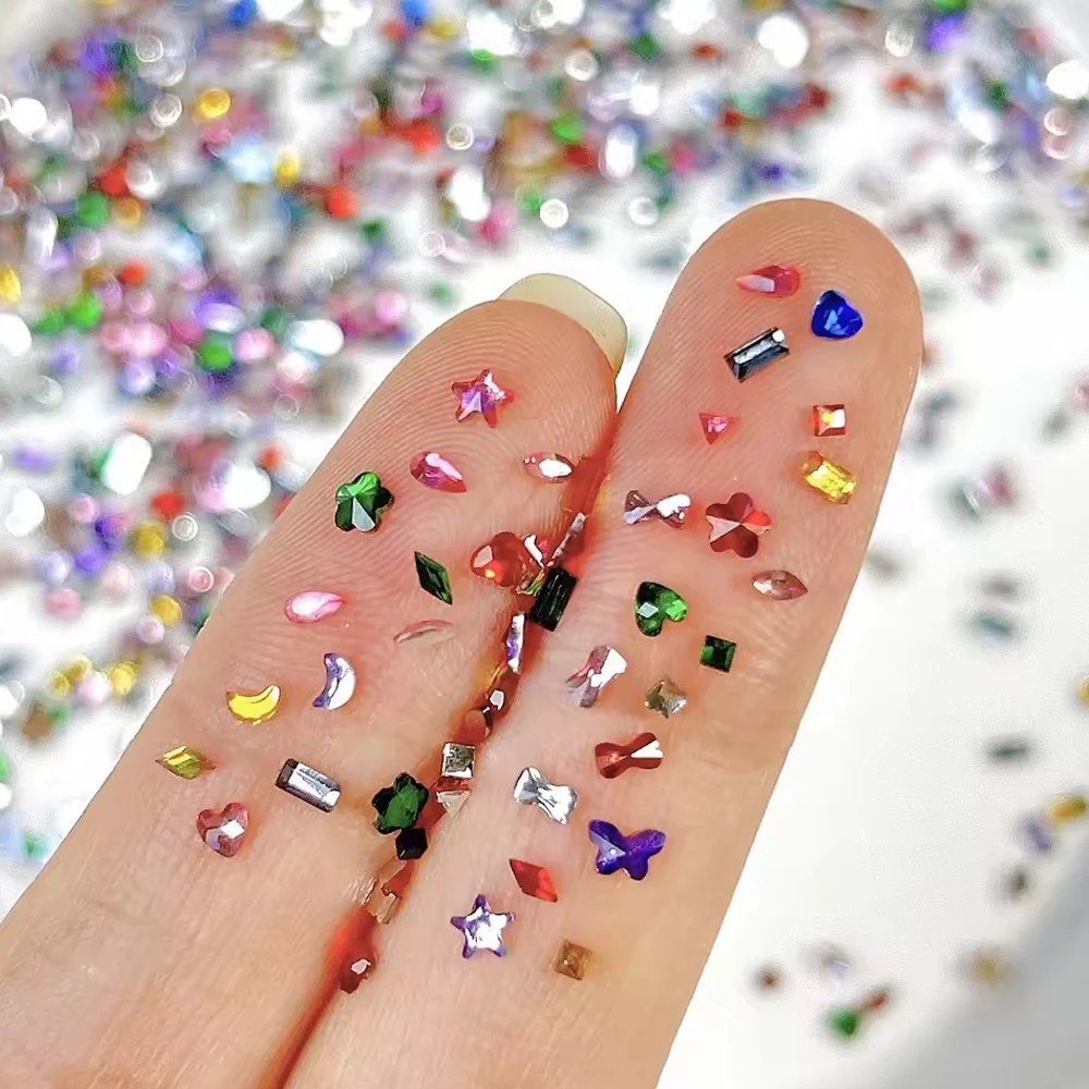 12칸 혼합 3D 미니 네일 라인스톤 아트 참스 오각형 하트 나비 다이아몬드 네일 젬스 쥬얼리 부품 DIY 매니큐어 장식