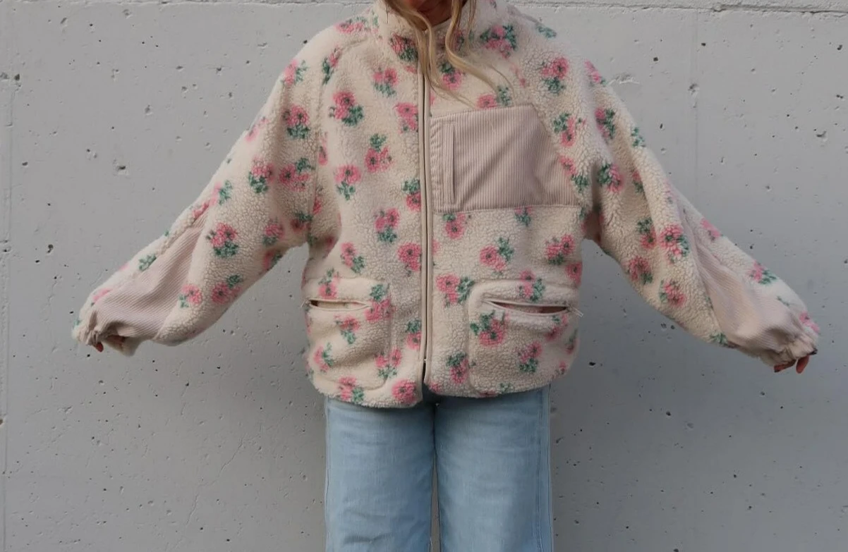 Autumn and Winter New Lamb Wool Floral Pullover Hoodie for Women Loose and Warm Versatile for Daily Use