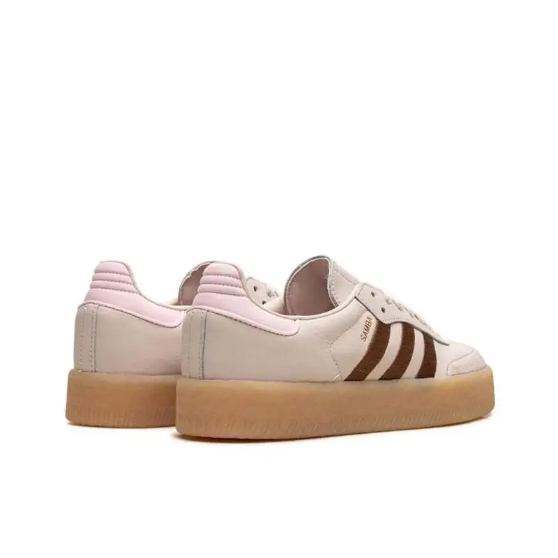 Adidas Originals Samba 快適、滑り止め、耐摩耗性、ロートップ、キャンバス シューズ、男性と女性の両方、ピンク色。