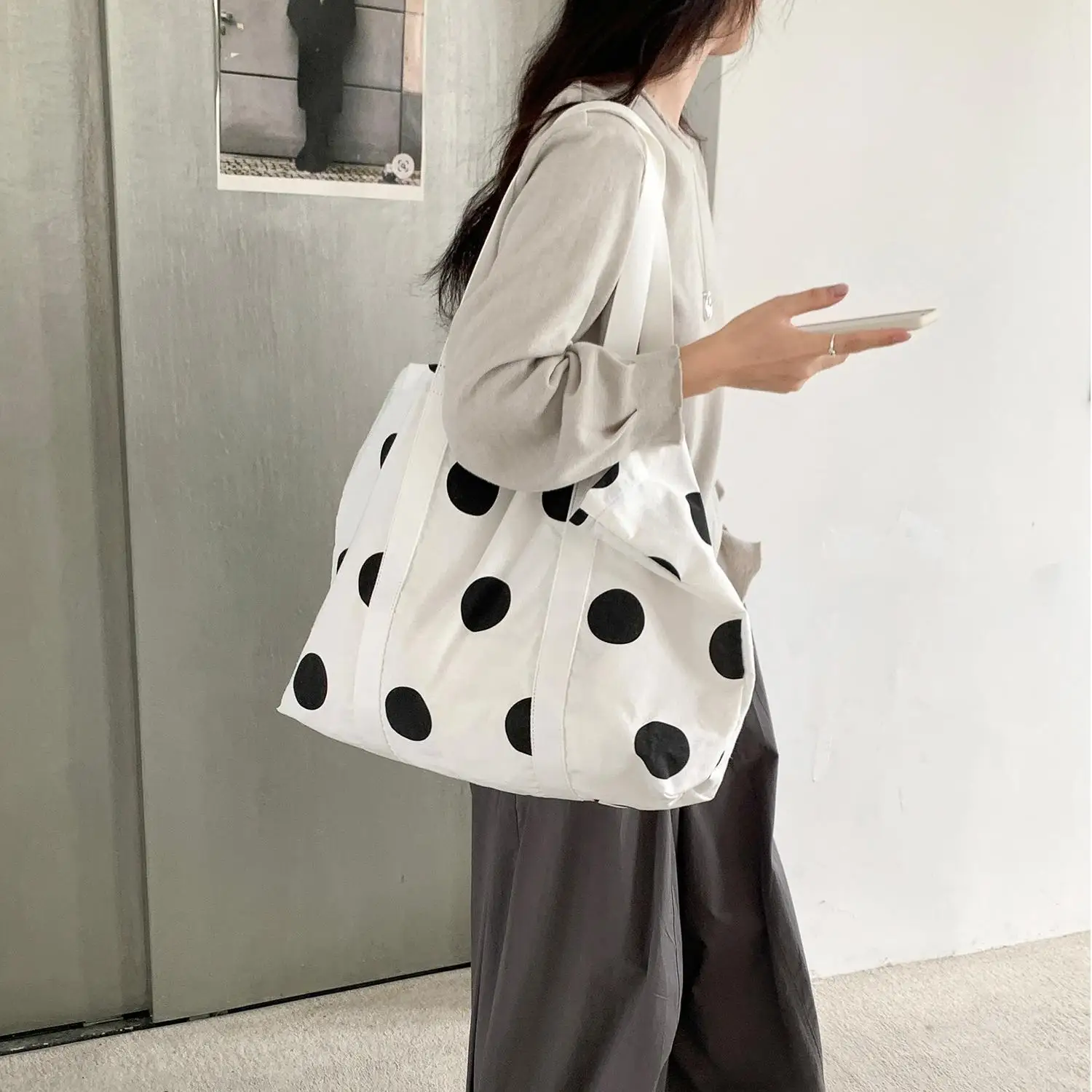 

Luxury Designer New Tote Bags Fashion Casual Underarm Shoulder Bag Casual Versatile Women Handbag Polka Point Large Capacity