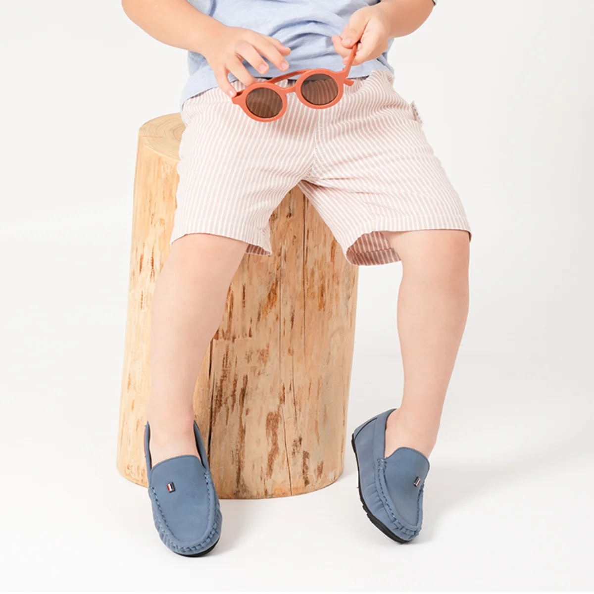 Thumbnail 2 - #6 Compare Kids Canvas Shoes Before You Buy