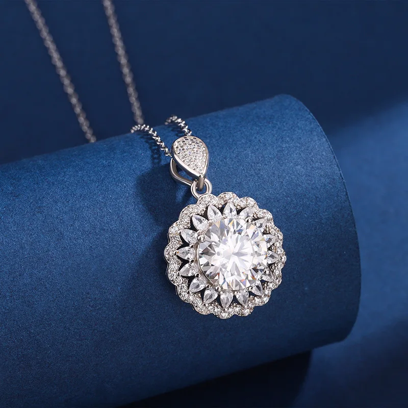 Live trend sunflower pendant crafted in copper with zircon inlay featuring light luxury floral design perfect for daily wear ele