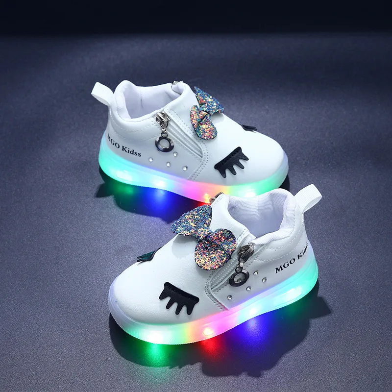 Children's Sports Shoes with LED Lights Autumn New Baby Kid's Casual Sneakers Boys and Girls Illuminated Luminous Shoes