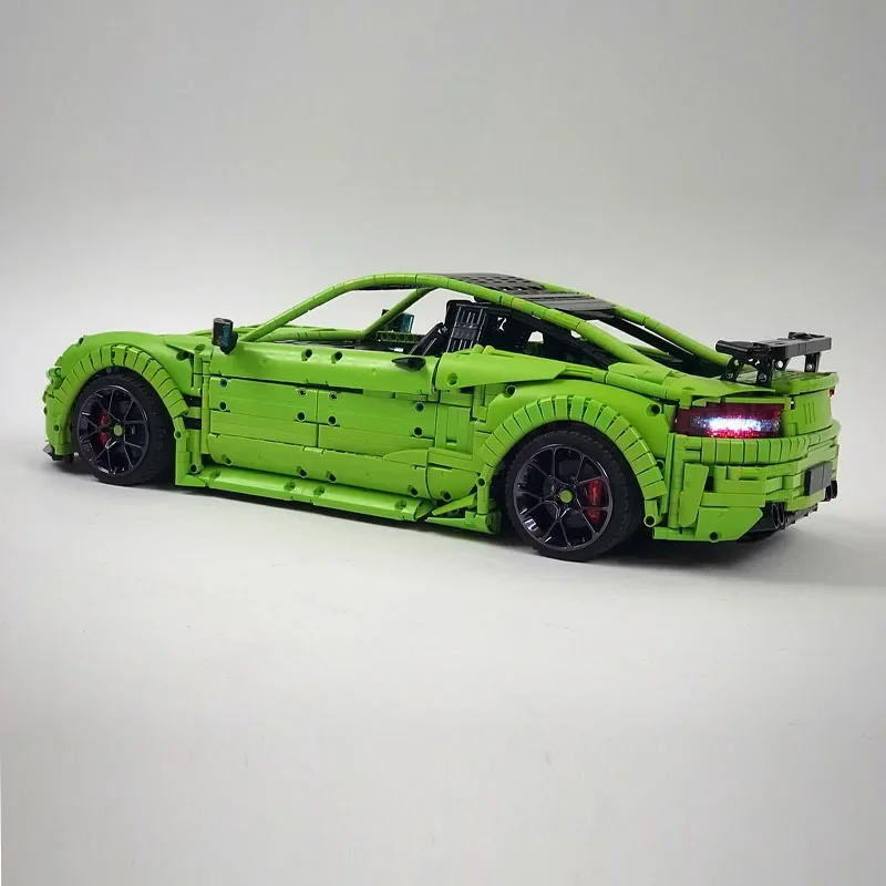 New MOC-60193 Green Classic Sports Car 3897 Parts Electric RC Twin Turbo Block Model Custom Birthday Toy for Adults and Children