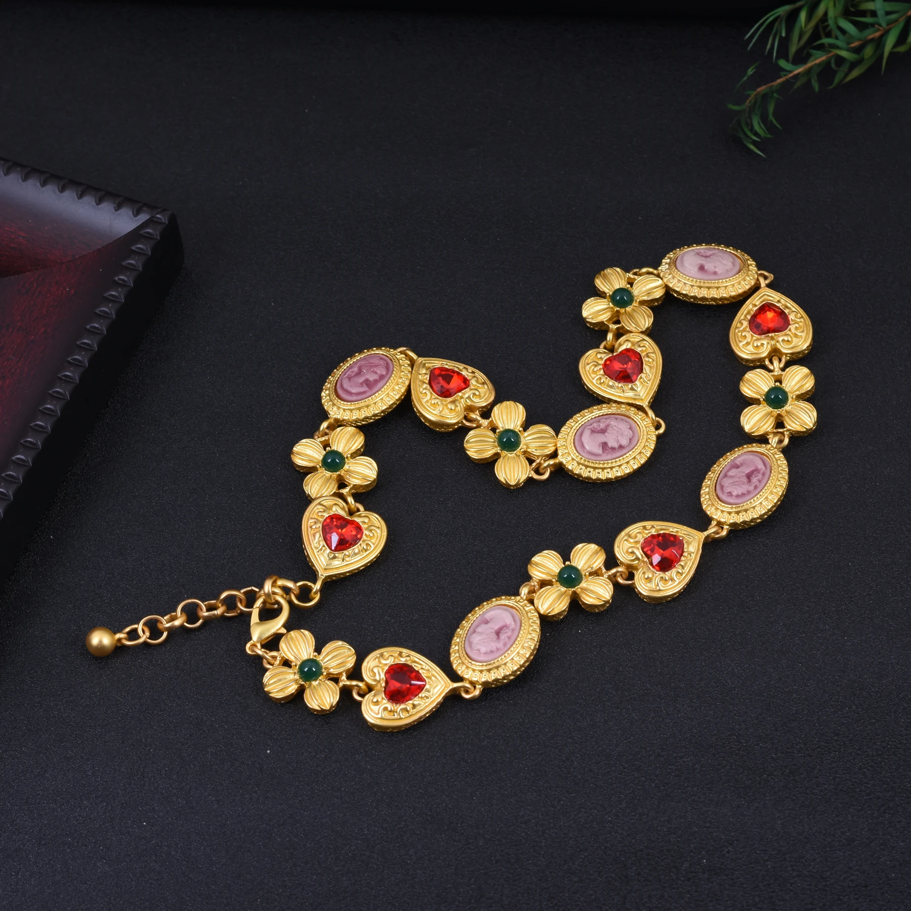 Medieval Rhinestone Flower Heart Drop Necklace 2022 NEW VINTAGE Palace Temperament Collar Chain Necklaces Female Jewelry Set