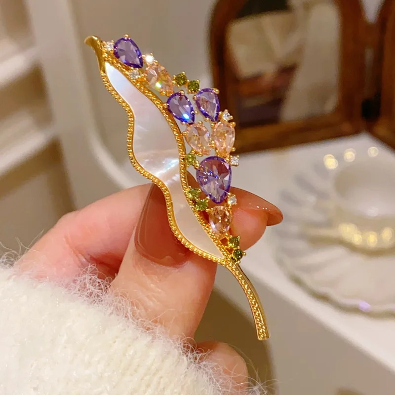 Feather Brooch Natural Shell Violet Pink Zircon Fine Leaves Corsage Chest Flower Suit Coat Pin Buckle Fashion Accessories