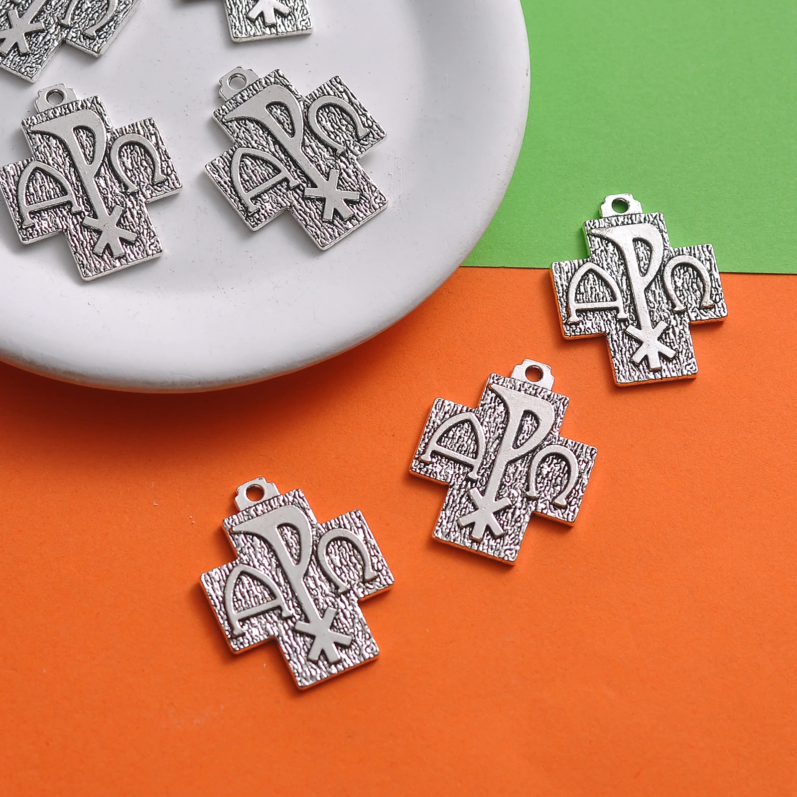 5-Piece Set of Vintage Faith Accessories, Three-Dimensional Textured Greek Letter Square Cross Single Pendant Charms, Suitable for DIY Bracelets, Necklaces, and Earrings, Vintage Religious Style Jewelry DIY Basic Handmade Materials