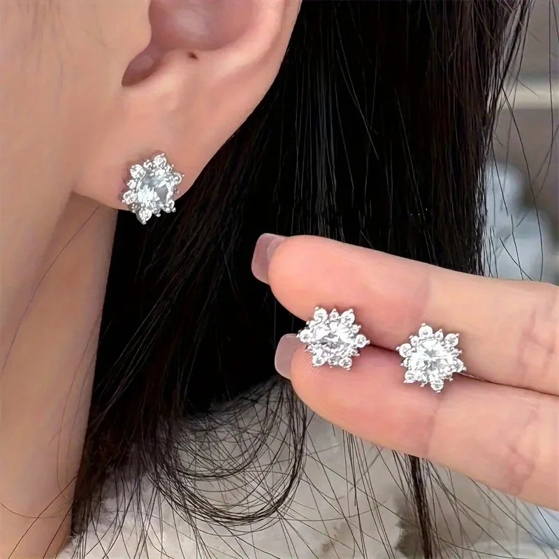 Sparkling Snowflake Earrings Women's Minimalist Synthetic Zirconia Winter Christmas Jewelry Suitable for Daily Wear Party Gifts