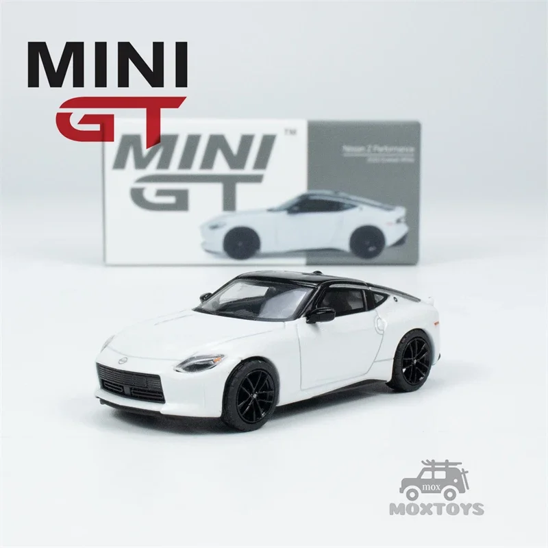 MINI GT 1:64 Z Performance 2023 Everest White LHD Modellino di auto