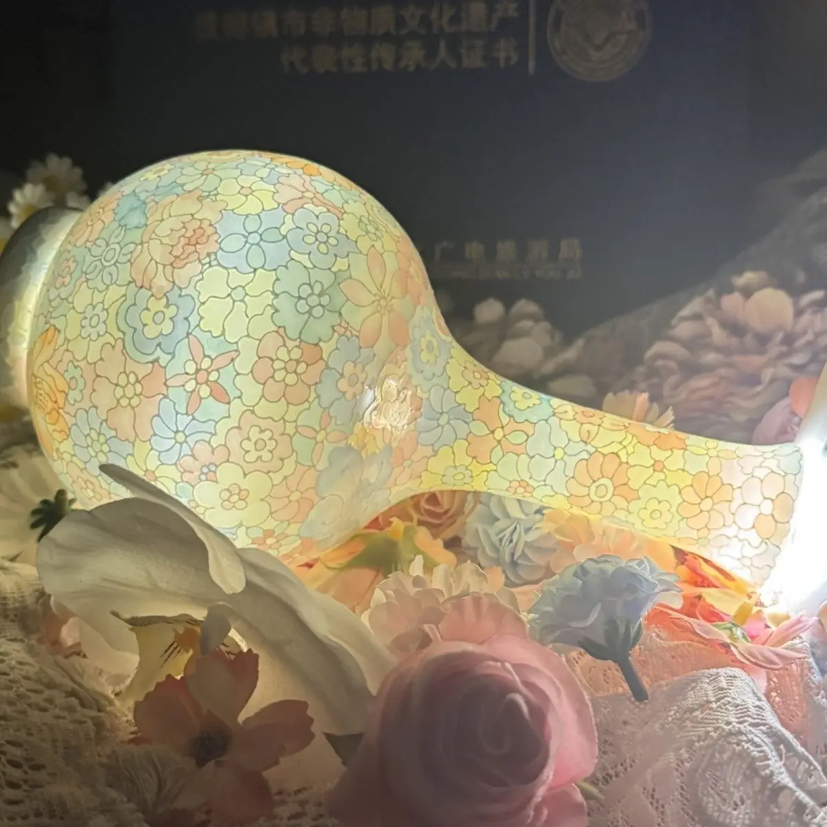 Handmade underglaze three-dimensional celestial ball vase, exquisite vase for living room decoration