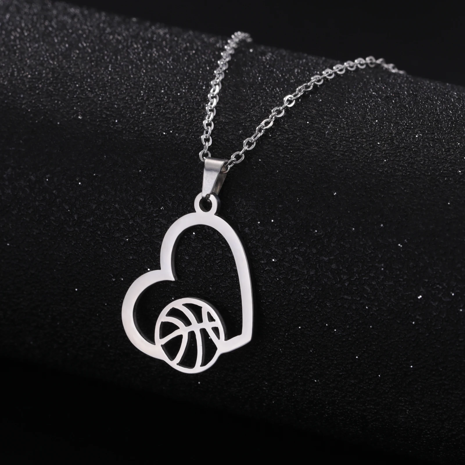 Amaxer Fashion Basketball Heart-shaped Hollow Pendant Necklace for Women Men Commemorative Ball Sports Competition Jewelry Gifts