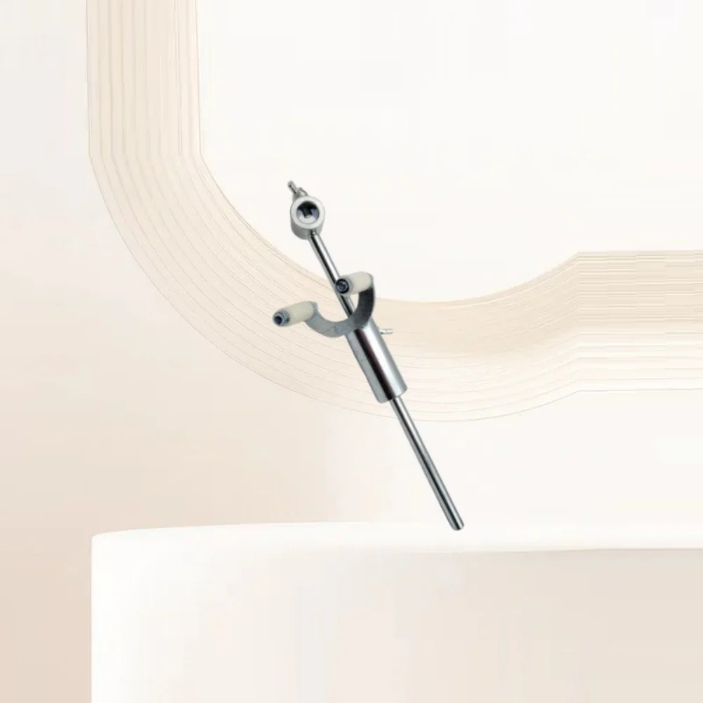 

Чертилка для бровей на колесах автомобиля, предназначенная для ремонта вмятин из листового металла и точной маркировки краски с оцинкованным железом