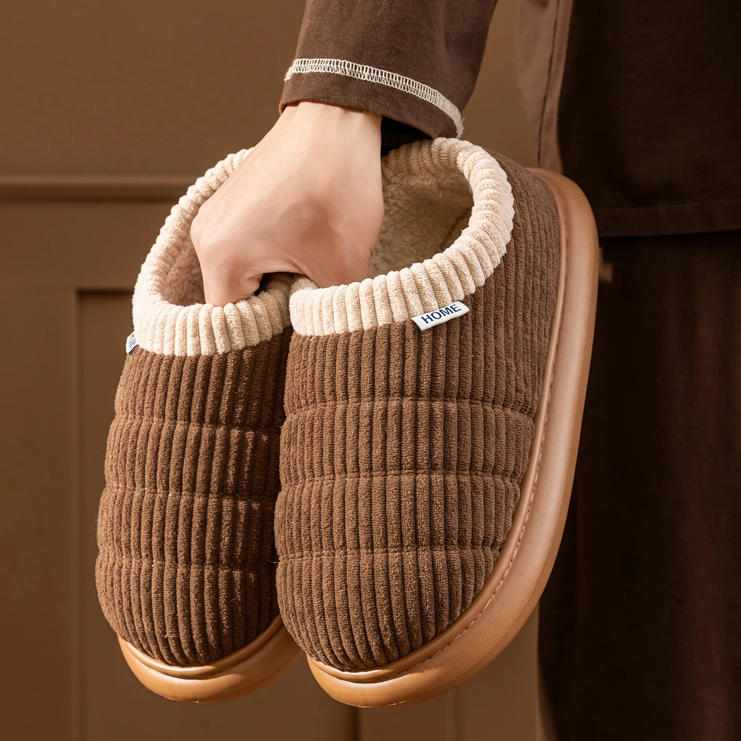 Men's Plush Fleece Slippers, Winter Indoor Non-Slip Memory Foam House Shoes with Thick Sole, Outdoor-Friendly Retro Style