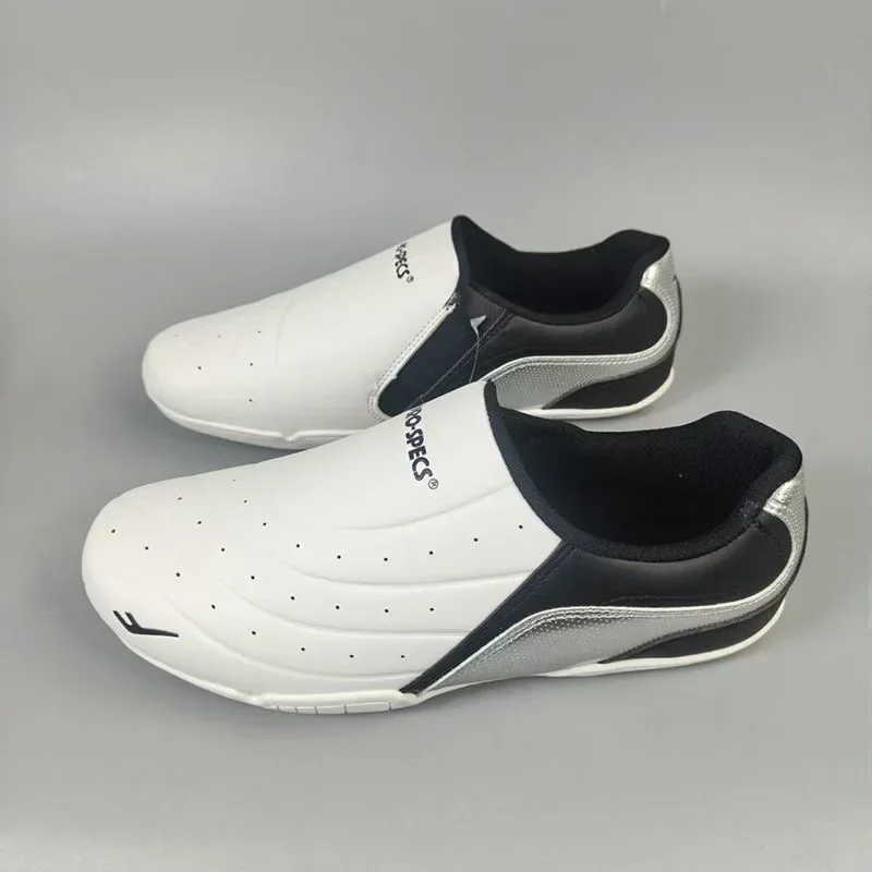 

2026 New Professional Taekwondo Shoes Men Women White Martial Arts Shoes Unisex Comfortable Tai Chi Shoe Couples KungFu Shoes