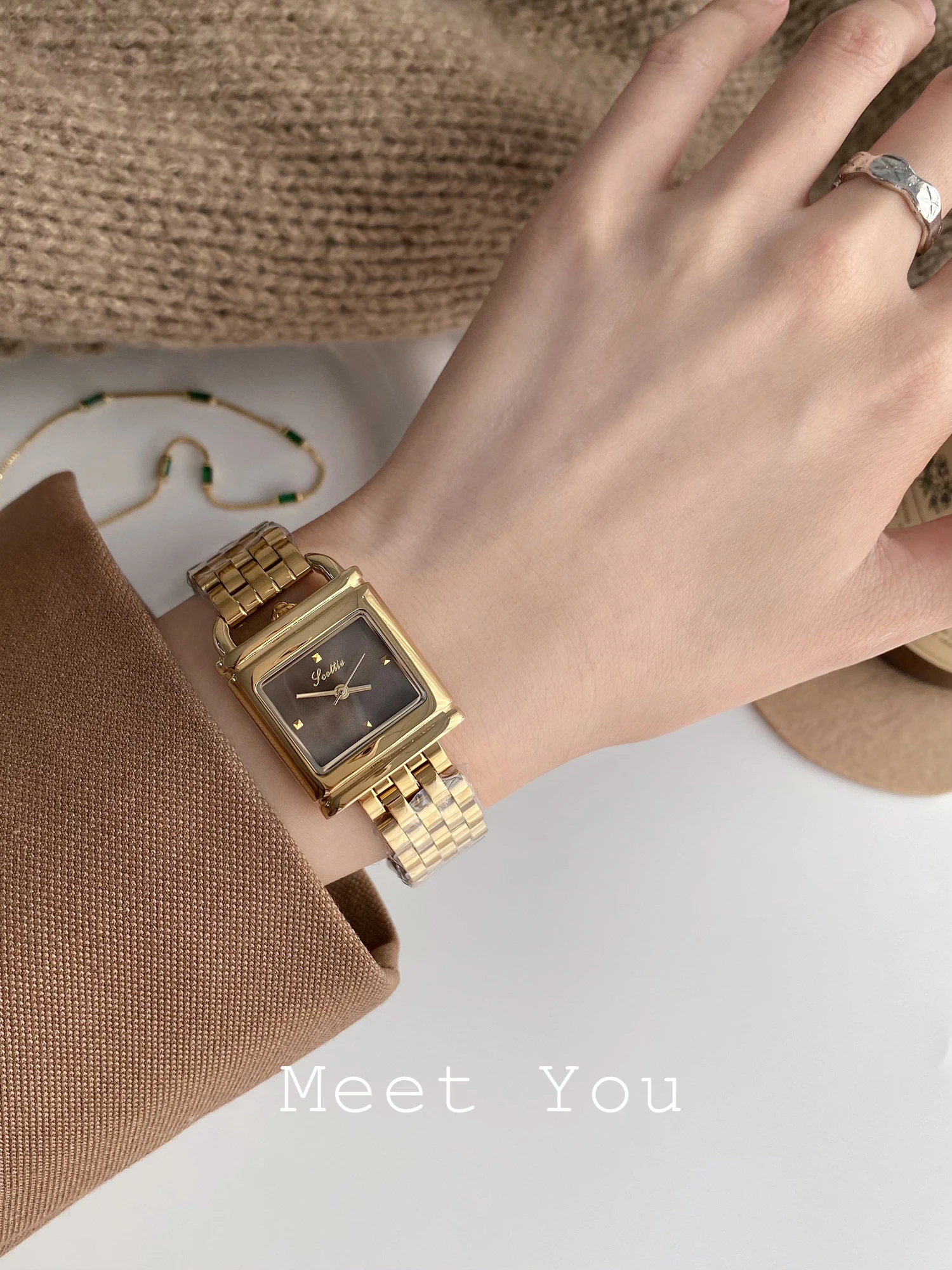 

New Stylish Square Quartz Watch For Women, Simple Yet Elegant, High-End And Sophisticated. A Unique And Exquisite Women'S Gift.