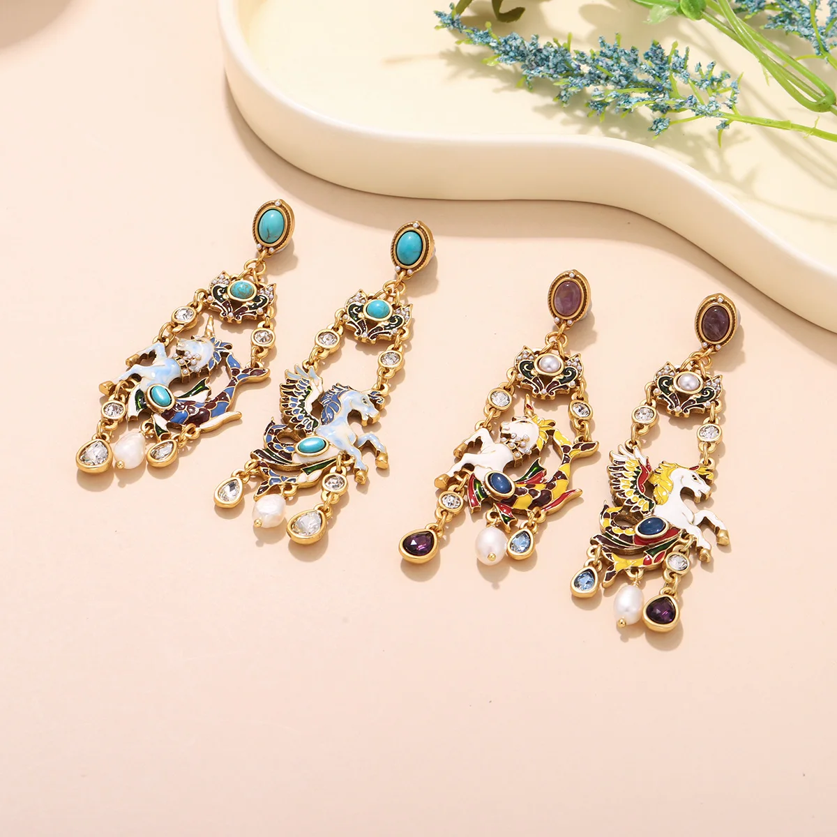 أقراط متدلية كلاسيكية من المينا بيغاسوس للنساء - نمط عرقي 18 قيراط مطلية بالذهب حجر الفيروز أقراط متدلية مجوهرات الحفلات