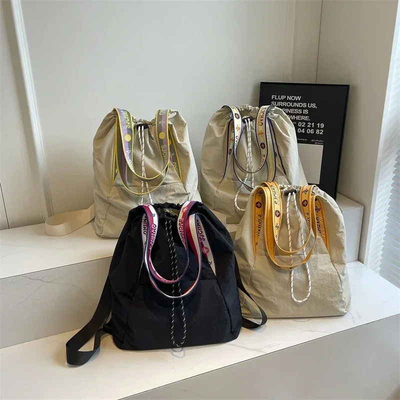 Borsa a tracolla in Nylon con corda solida di grande capacità zaino colorato con tracolla moda 2024 borse di vendita calde per le donne Bolsa