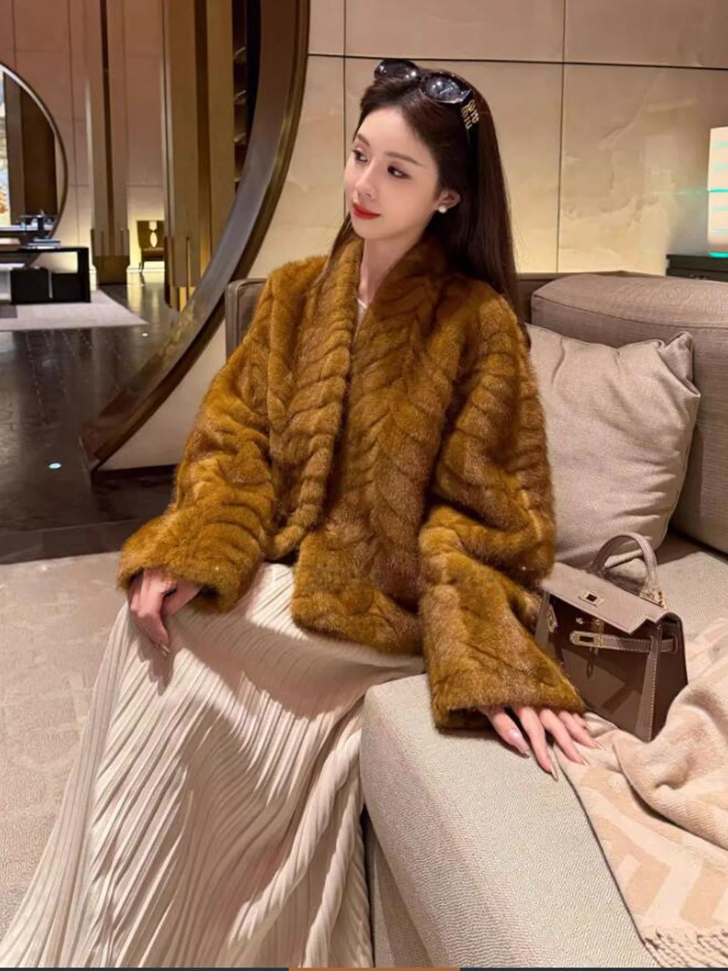 

Young Sle Golden Le Mink Fur Coat 2025 New Faion Versatile High-End Sensation Eco-friendly Inteated Skin And Fur Jaet