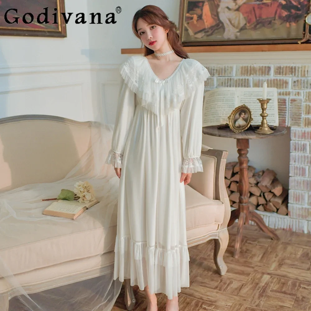 

Vintage Court Princess Style Women's Sleepwear Pajamas with Chest Pads Spring Autumn Long-sleeved Sexy Lace Long Nightgown