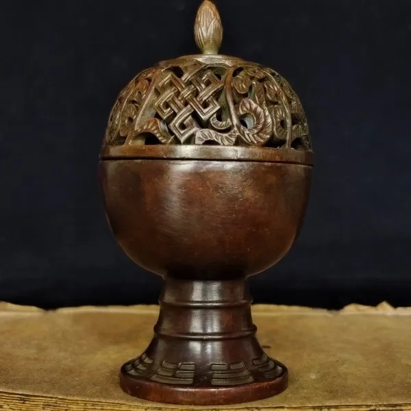 

Old bronze hollow lotus flower gossip incense burner Boshan burner household incense burner tea ceremony tea art zen incense set