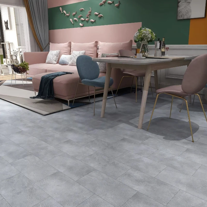 نسخة مخصصة من بلاط السيراميك الفاخر SPC PVC أرضية داخلية مقاومة للماء وصديقة للبيئة #1