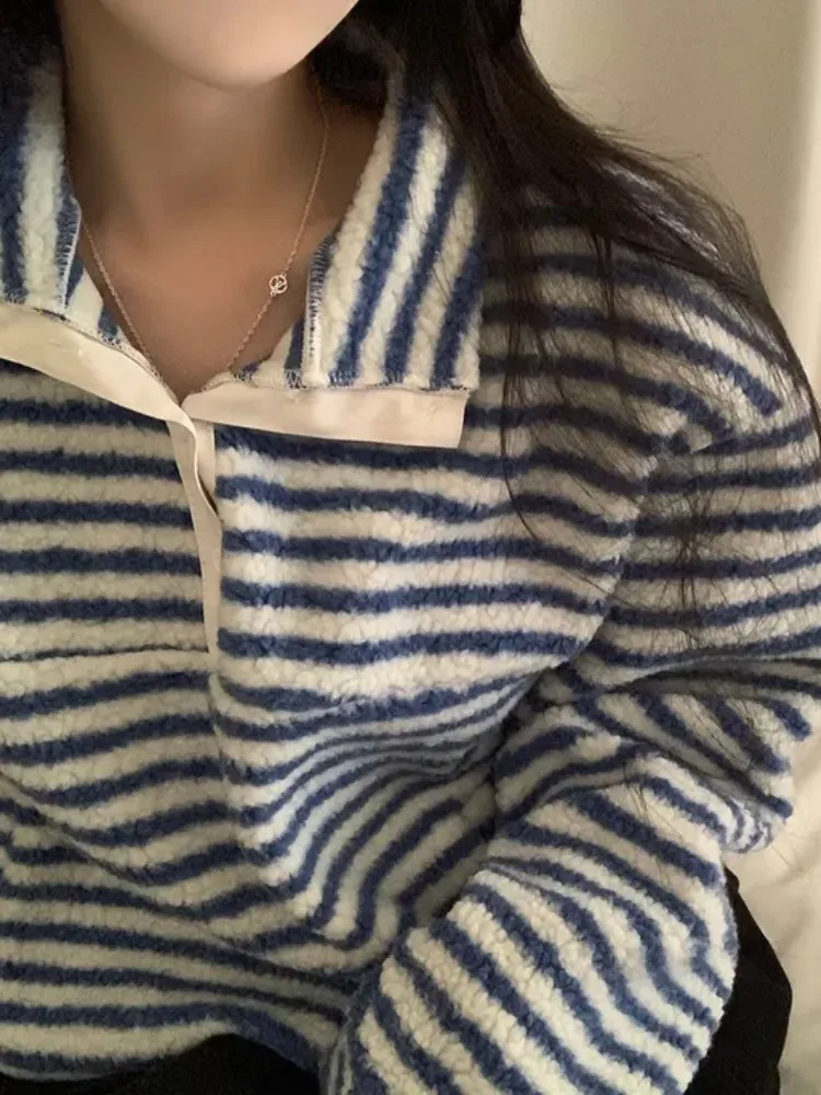 Damska bluza z kapturem, kołnierz z futra jagnięcego, paski, kolorowy blok, zimowa, nowa, uniwersalna, bawełniana odzież, swobodny styl, moda uliczna.
