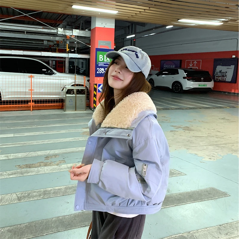 2025 جديد كل مباراة سترات مبطنة بالقطن Wintrt المرأة نمط قصير فضفاض موضة الصوف التلبيب طوق سترة قطن معطف الخبز