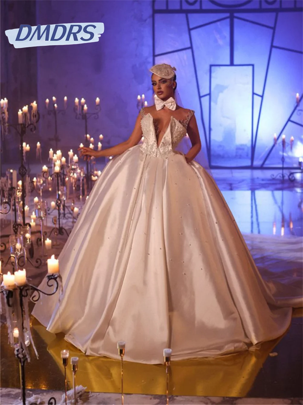 Robe de mariée dos nu vintage avec perles, perles de luxe, magnifique robe de Rh, hors de l'initiative