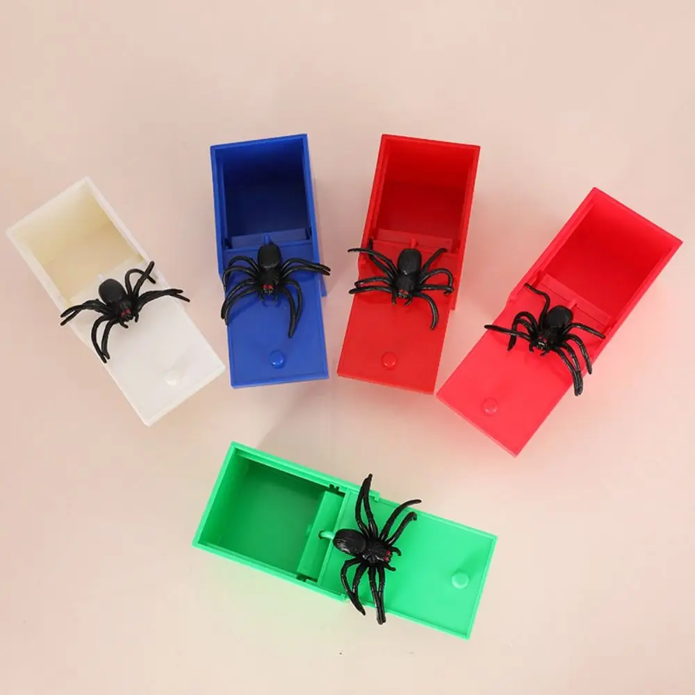 สีสุ่มพลาสติกที่มีสีสัน Prank Prop ในกรณี Mischief Spider Scare กล่องน่ากลัวสีสุ่มของเล่นตลก