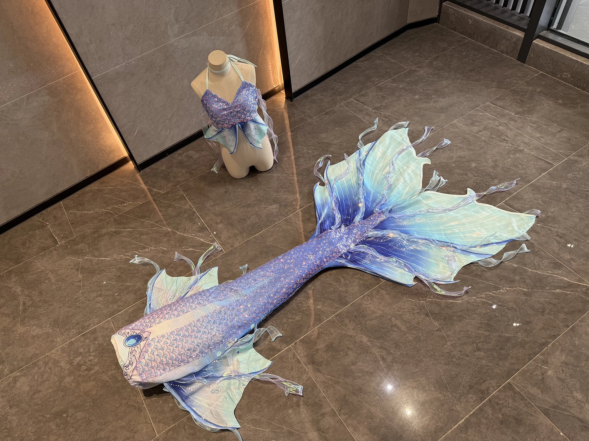 

Rose And Blue-Purple Gradient Mermaid Tail Suit, Split Design, For Diving And Photography In Marine Parks, Mahina Feet