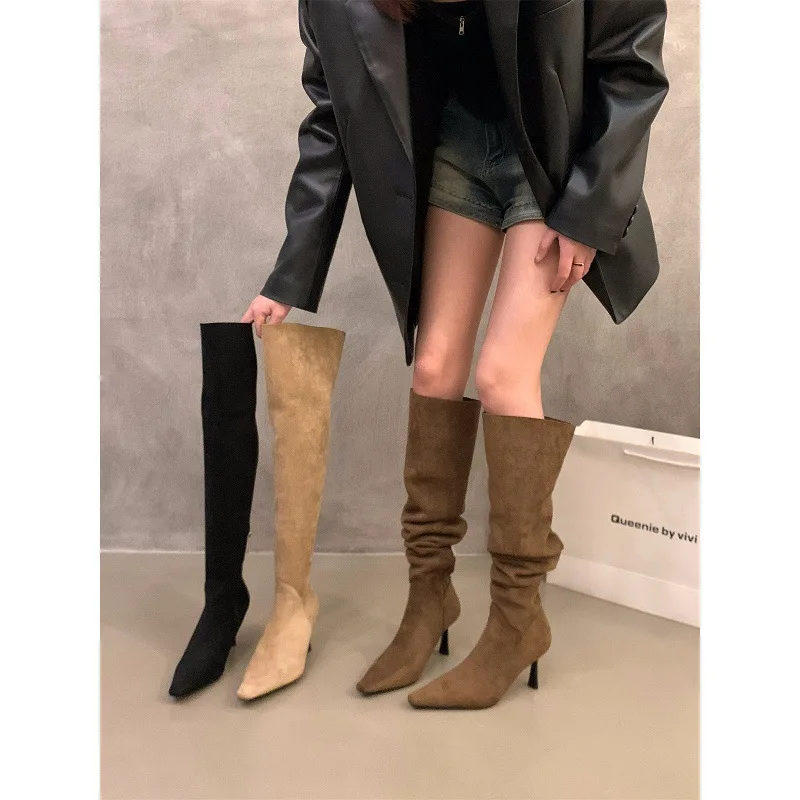 

Новые женские высокие сапоги-ботфорты цвета хаки на высоком каблуке из замши