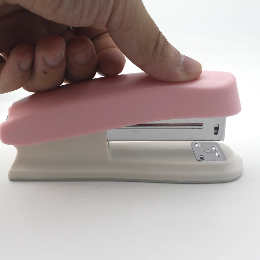 Macaron-colored desktop stapler, stylish, cute, easy to use, and durable, suitable for 24mm/26mm staples, perfect for school