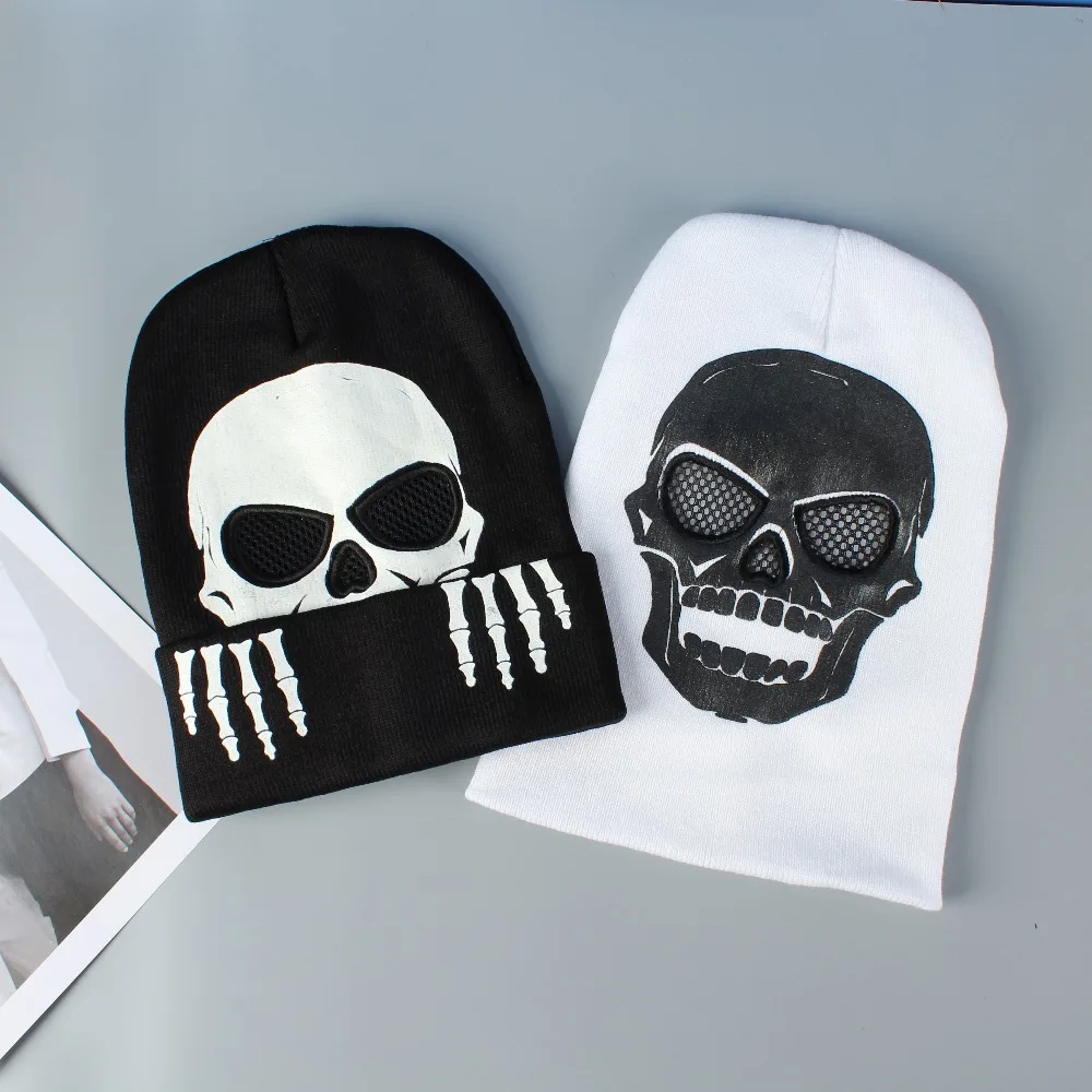 Fun skull print knitted hat for men and women for Halloween holiday dressing, suitable for outdoor windproof and warm keeping