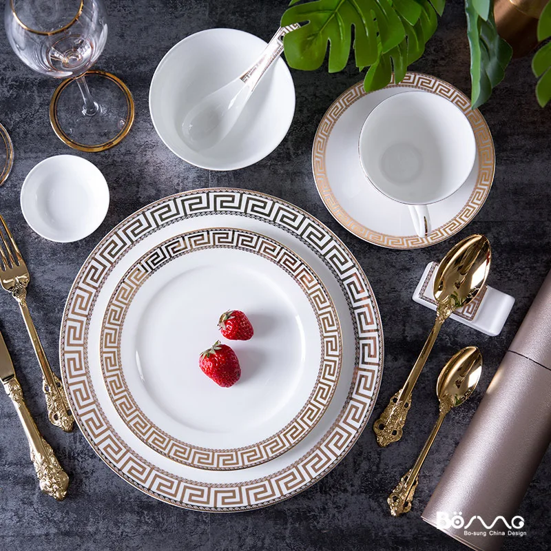 Full Tableware Of Plates Bone China Gold Knife Fork Spoon Ceramic Luxury Serving Food Dinner Plates Set Assiette Cookware Sets