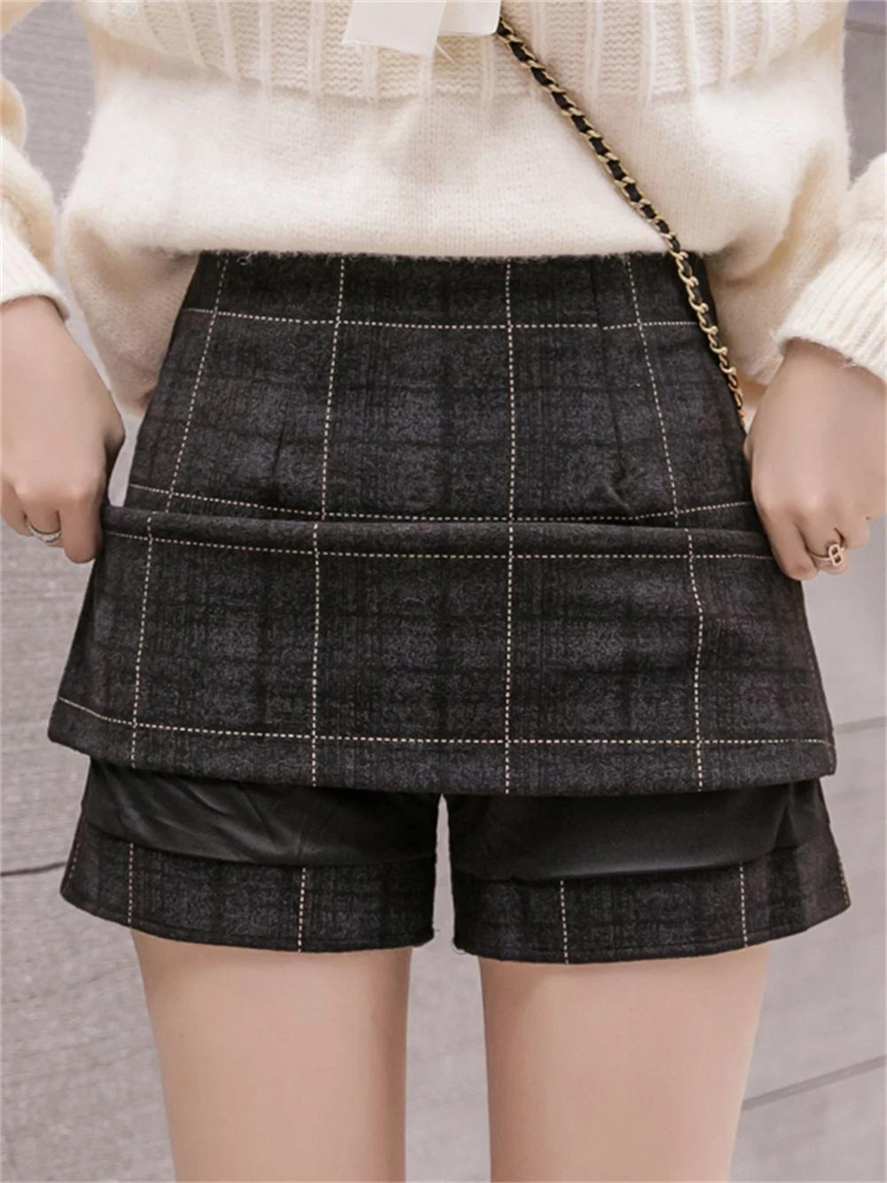 Frauen Winter Rock Shorts Hohe Taille Plaid Feminino Woolen Hahnentritt Tasten Unregelmäßigen Mini Skater Warme Verdicken Kurze Hosen