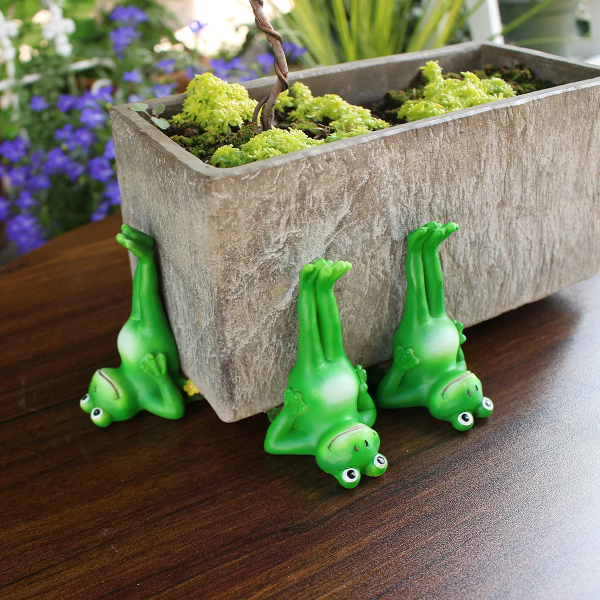 Resin Frog Figurine - Cute Upside-Down Desktop Decor