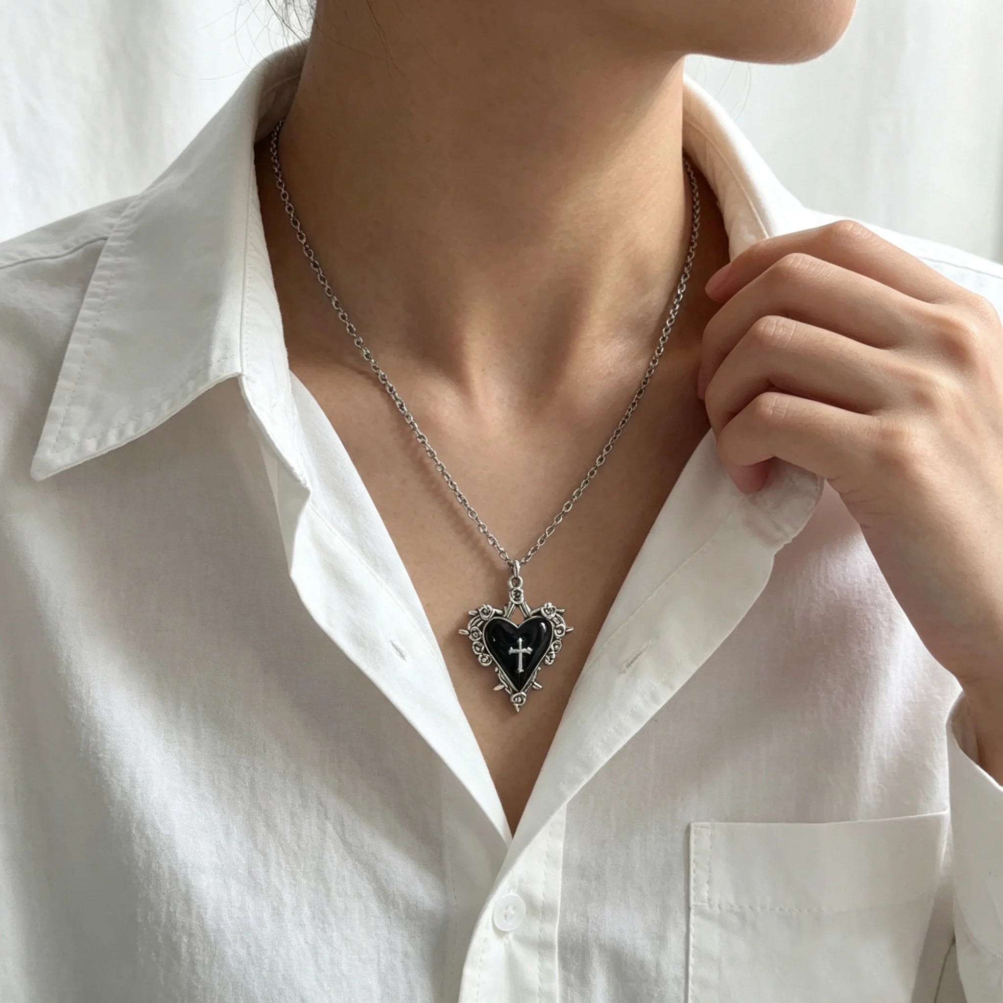 Gothic Drip Oil Thorn Cross Choker Chains Necklaces Punk Y2K Heart Pendant Necklace for Women Man Party Jewelry Accessories