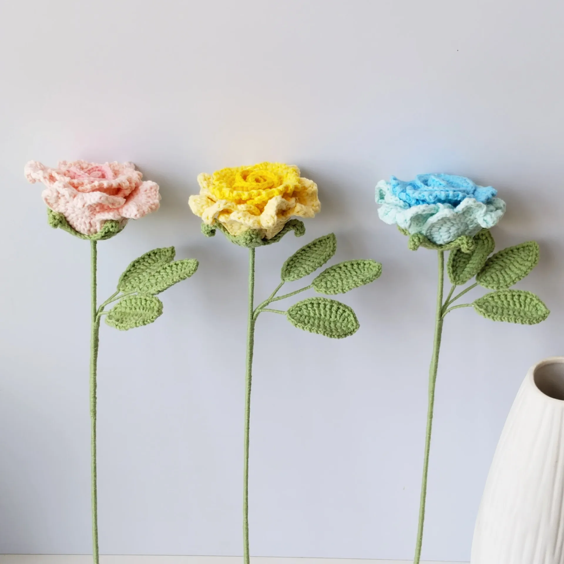 Romantische Handgewebte Rosenzweige Gehäkelter Rosenstrauß Kreative Künstliche Blumen Hochzeitsraum-Dekoration Geschenk – Detail 3