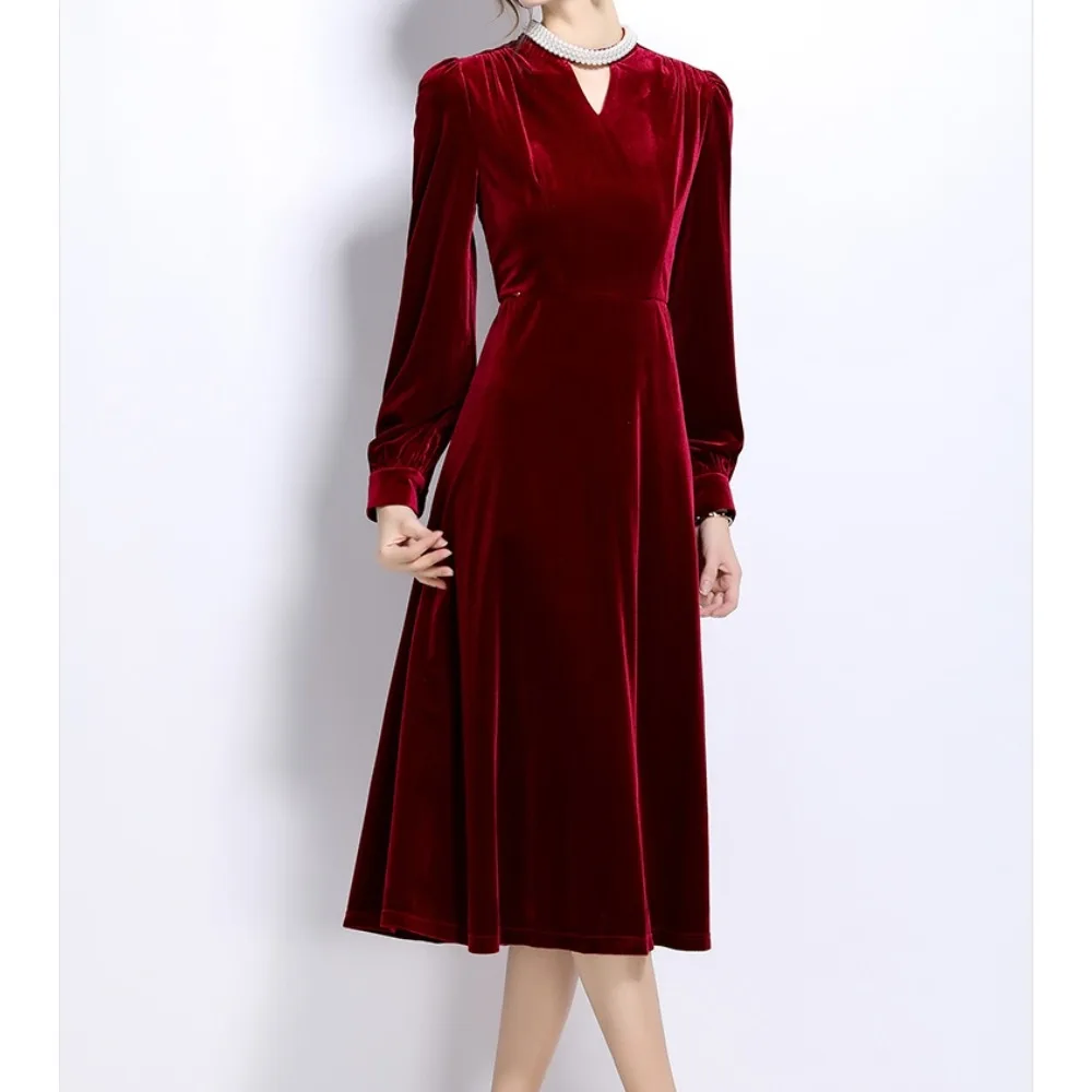 Elegante colletto alla coreana vintage manica lunga chic perline ricamate abiti di velluto sottili abiti da sera francesi di High Street abbigliamento invernale