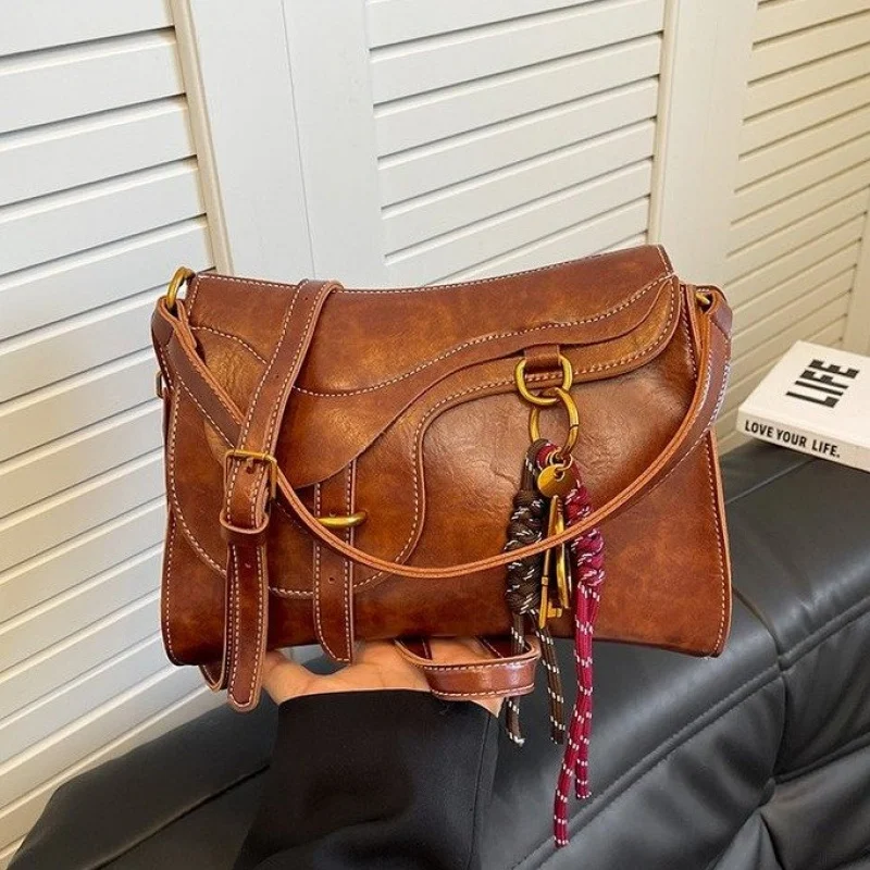 

Elegant High-End Shopper Bag For Fashionable Women With Large Capacity Solid Color And Versatile Commuter Use